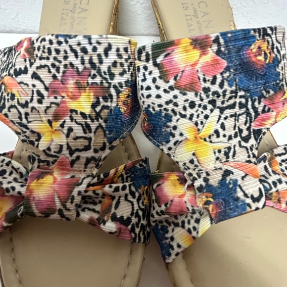 Tuscany by Easy Street flowered wedge sandals. Sz 8 M - Picture 3 of 9